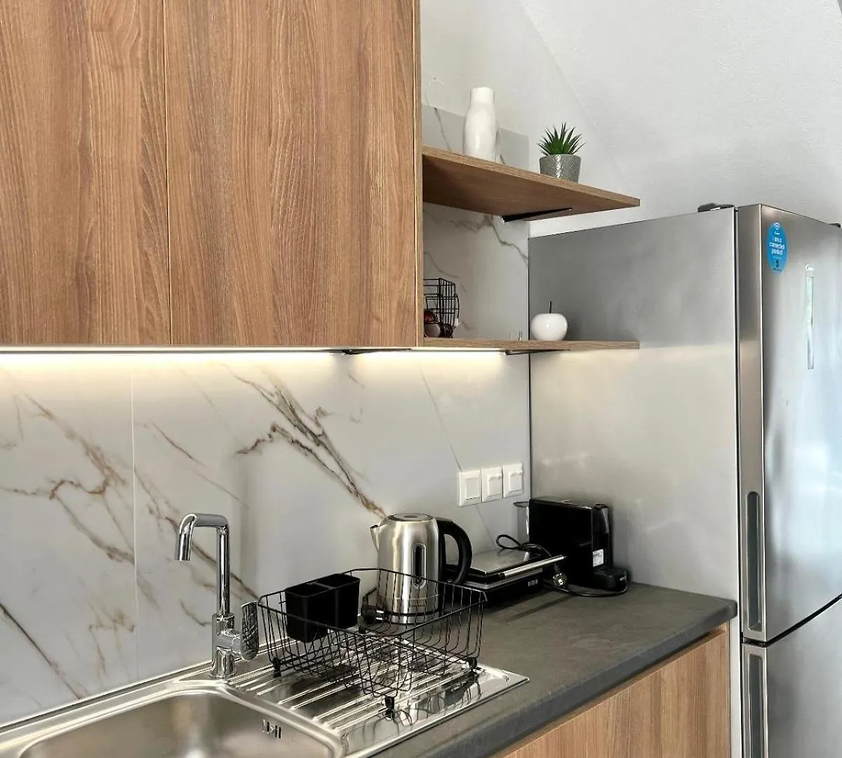 Four Shades Luxury Suites Sarti Aparthotel