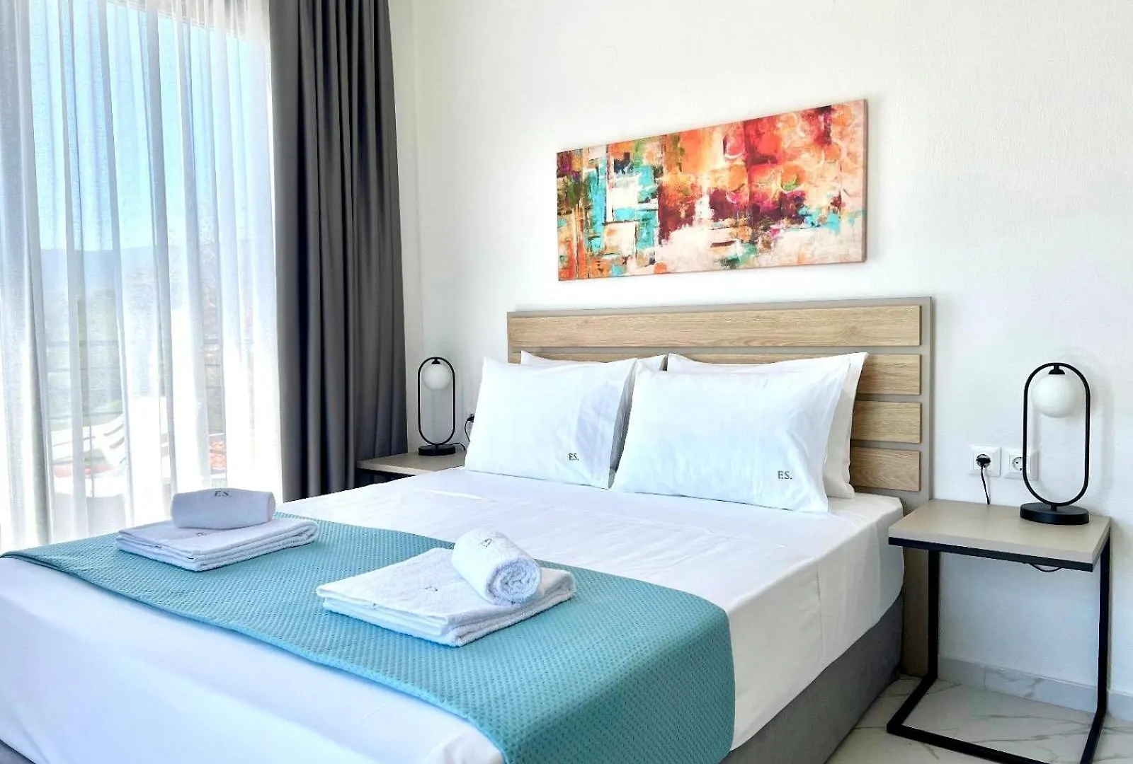 Four Shades Luxury Suites Sarti 0*,