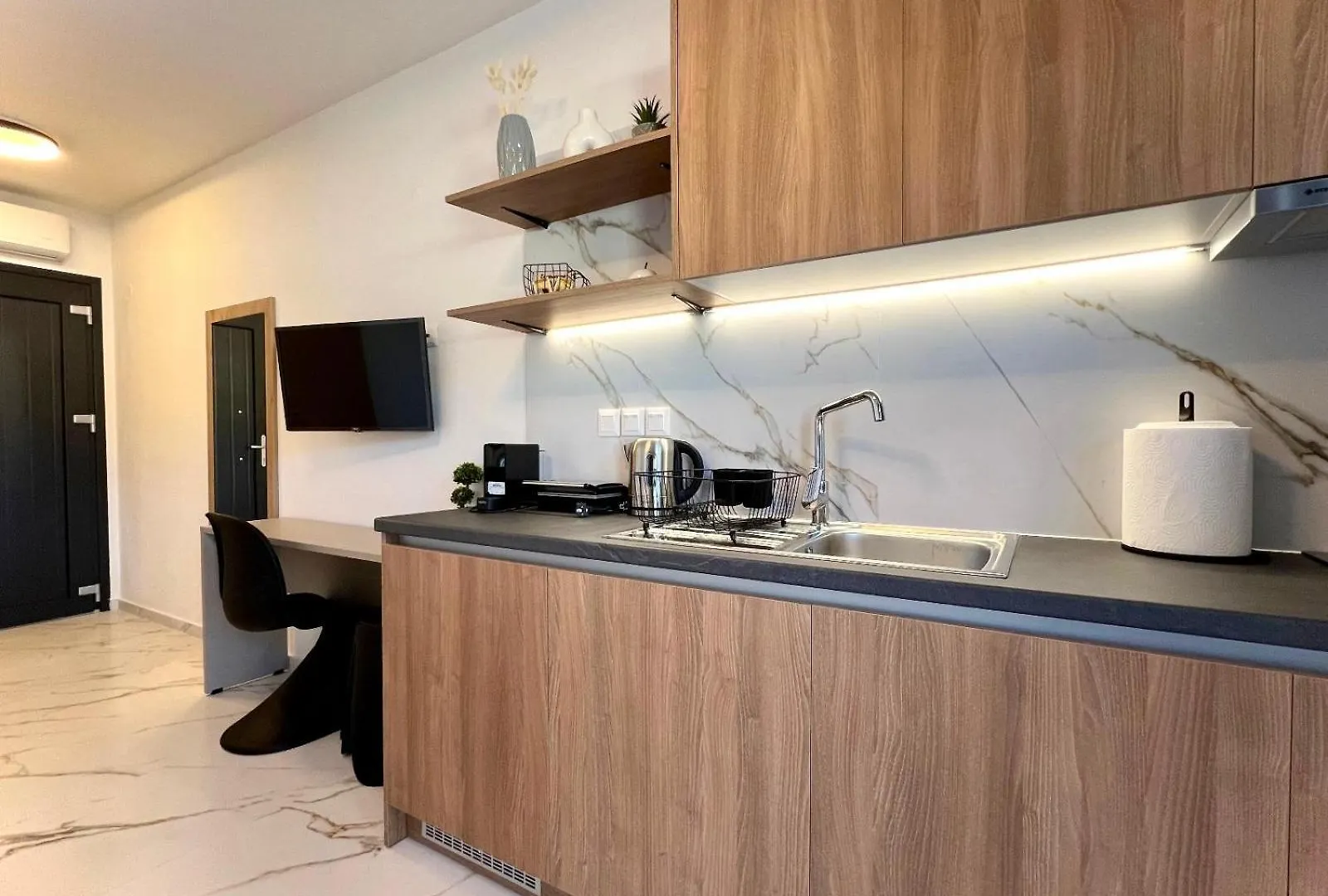 Aparthotel Four Shades Luxury Suites Sarti
