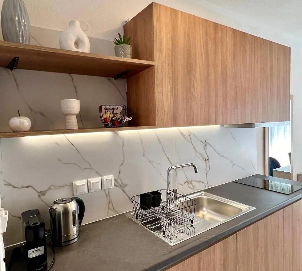 Four Shades Luxury Suites Sarti 0*,  Řecko