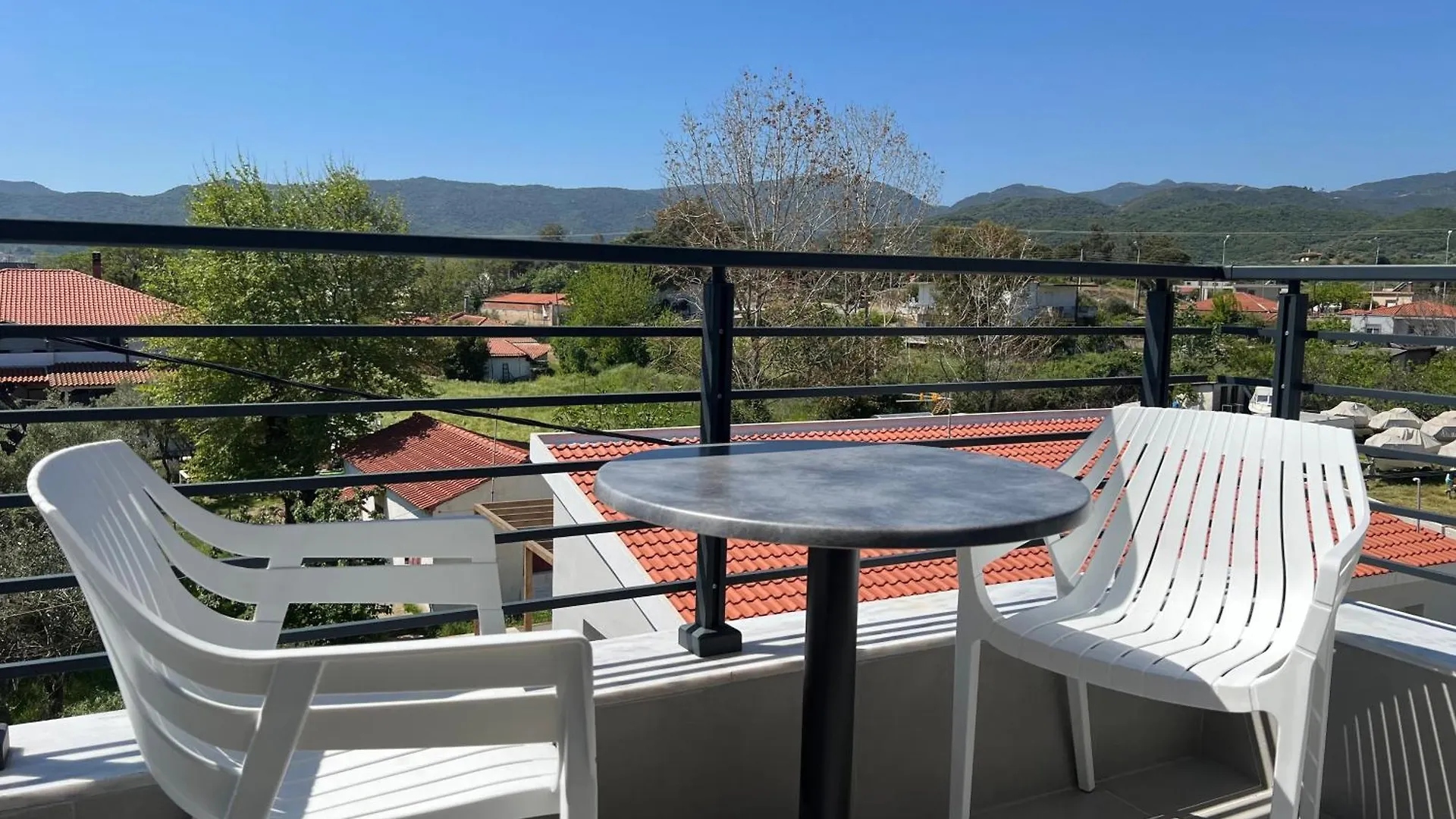 Aparthotel Four Shades Luxury Suites Sarti