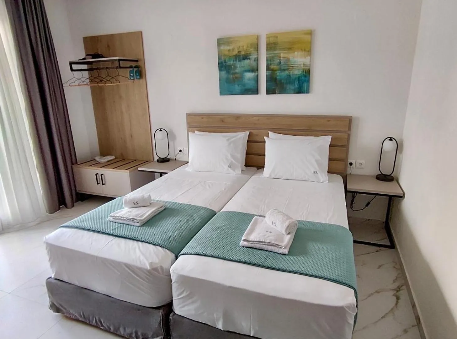 Four Shades Luxury Suites Sarti