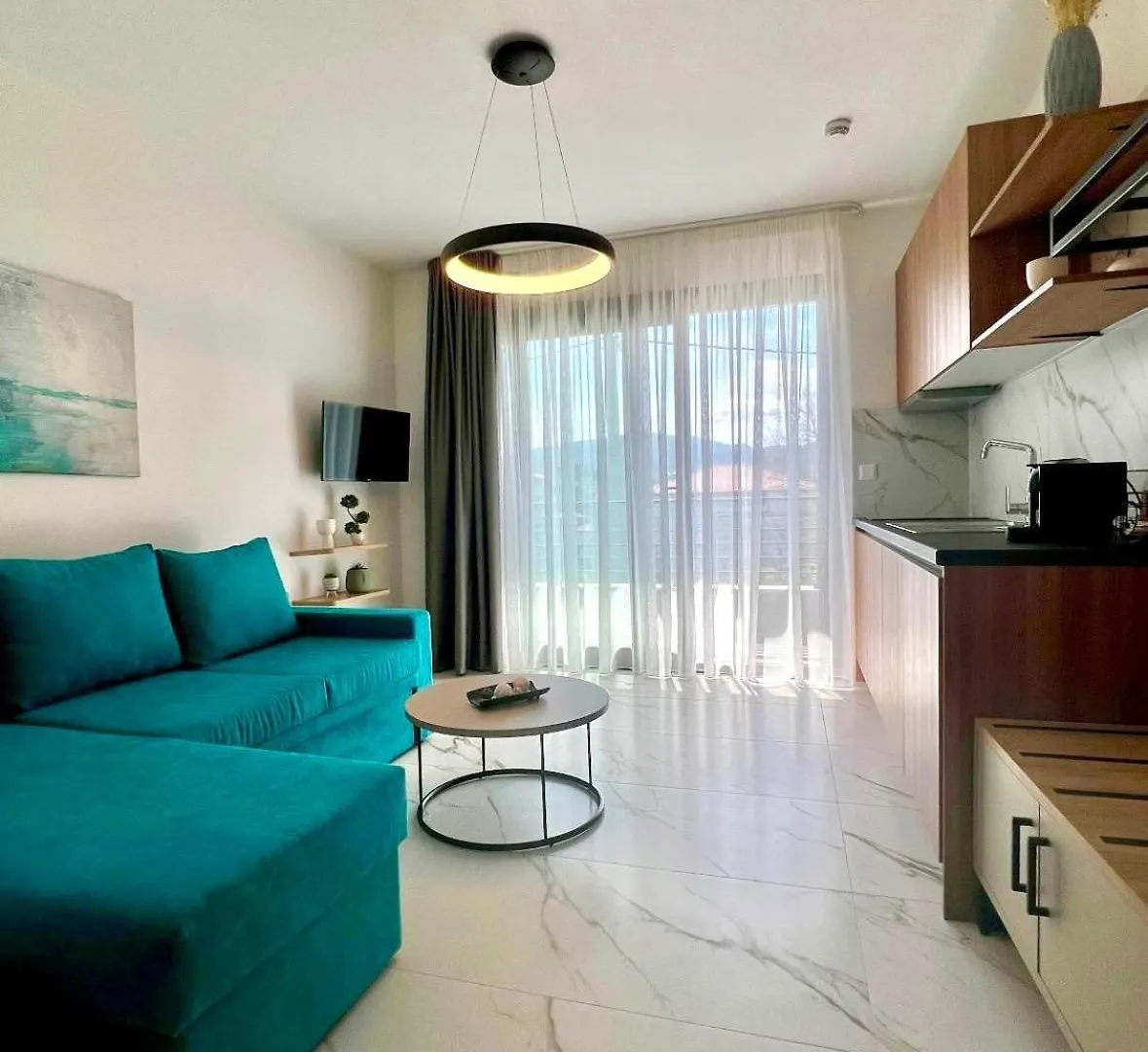 Aparthotel Four Shades Luxury Suites Sarti