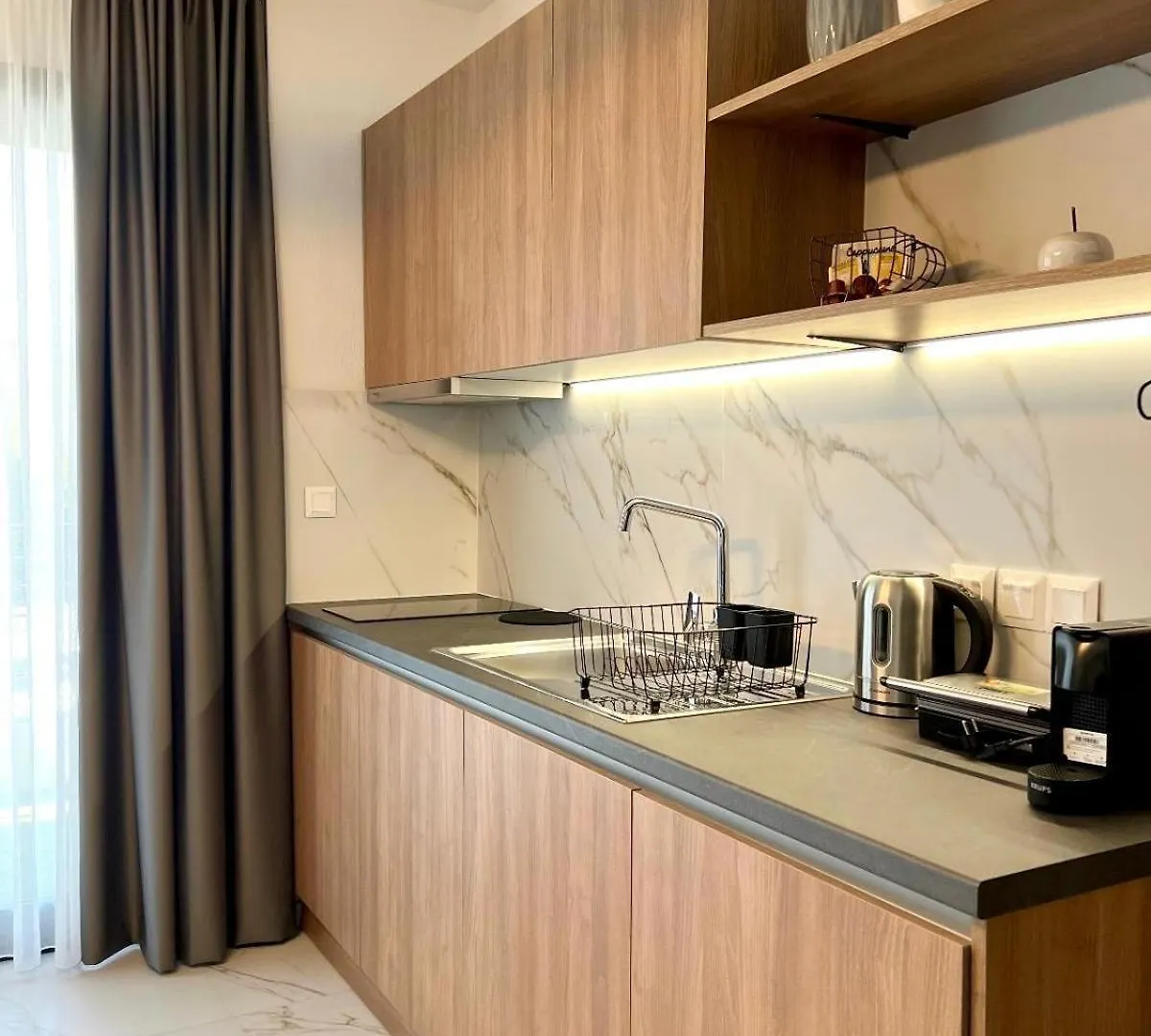 Four Shades Luxury Suites Sarti